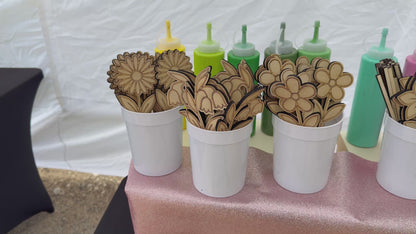 Wooden Flower Pop-Up at Kendra Scott Harker Heights